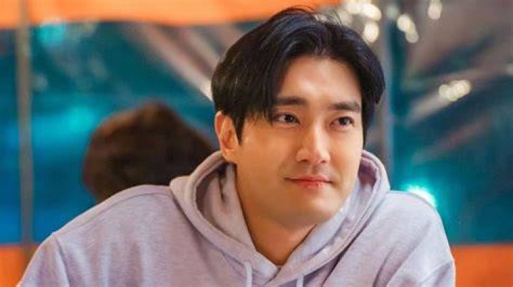 Images of Choi Siwon and his wife Liu Wen on "We Decided to Love" emerge