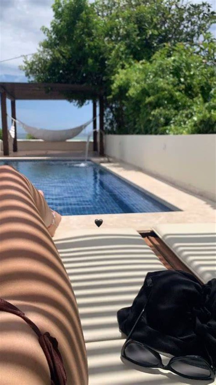 Instagram pool picture idea bikini photo inspo vacation cristina