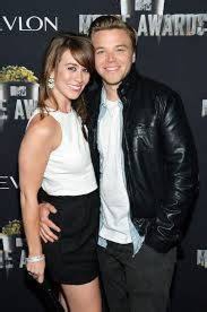 Introducing Brett Davern | Bio, Wife, Net Worth, Social Media and Physical Appearance ·