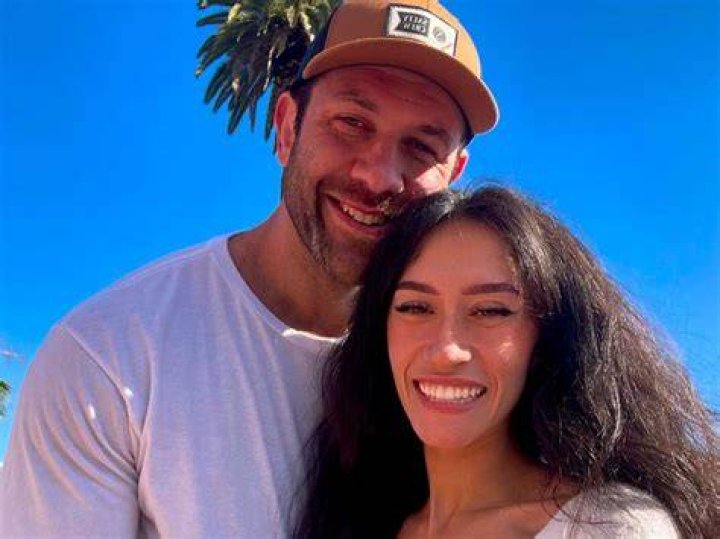 Is Lee Asher Married to Luke Barton? Gay, Net Worth