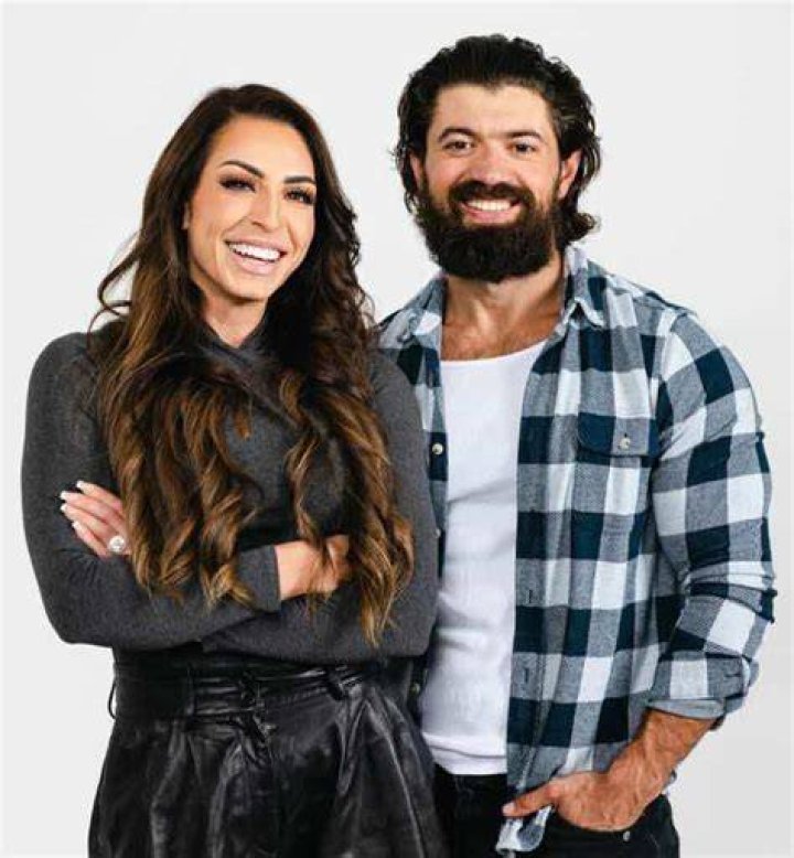 Is Leila Hormozi A Man? Sexuality Partner And Surgery Update