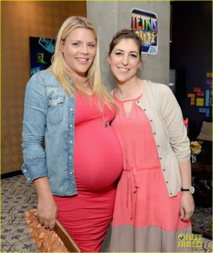 Is Mayim Bialik Pregnant In 2023? Husband Family And Ethnicity TG Time
