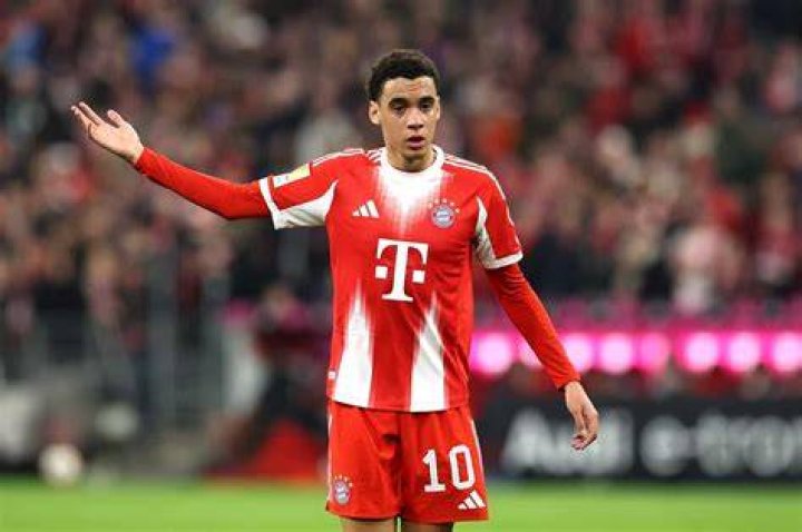 Jamal Musiala Viên ngọc sáng giá của Bayern và cơn mưa lời khen