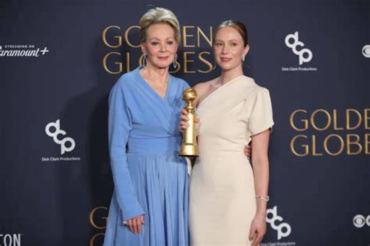 Jean Smart & Hannah Einbinder on 'Hacks' Season 2 Backstage