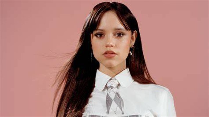 Jenna Ortega & 'Wednesday' Cast Praise "Collaborative" Director Tim