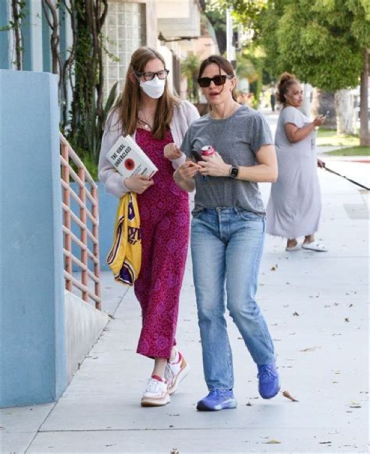 Jennifer Garner's Daughter's Mask Decoded