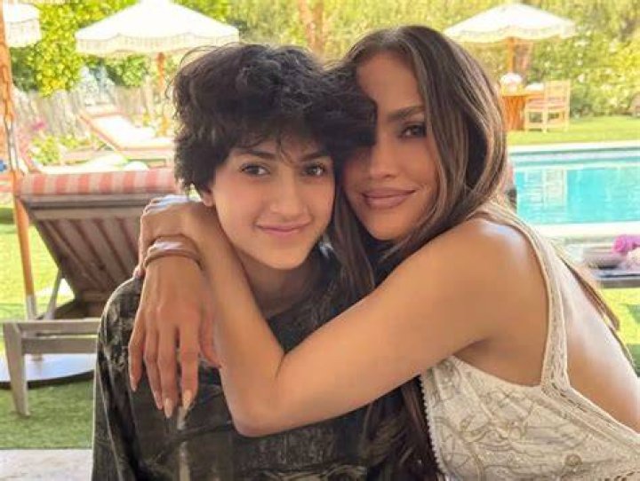 Jennifer Lopez and 14YearOld Emme Perform Together at Dodger Stadium