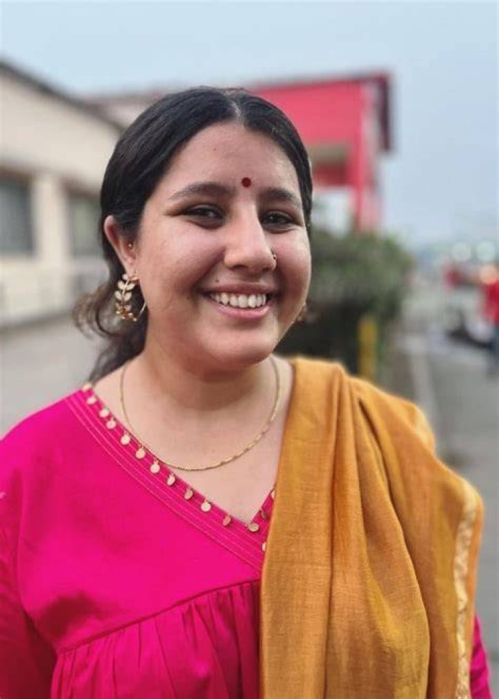Jhanak Shukla Height, Weight, Age, Boyfriend, Facts, Biography ·
