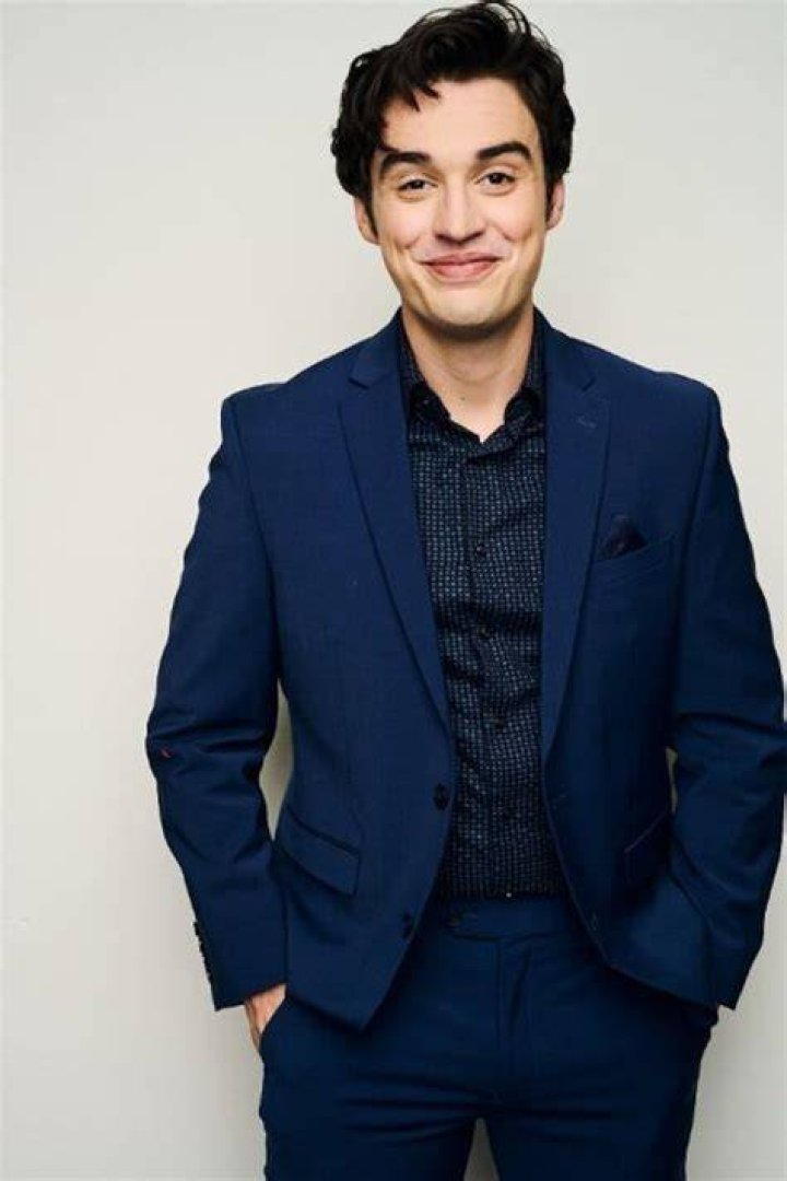 Joey Bragg's Age, Girlfriend, Siblings, Career, Instagram, Parents