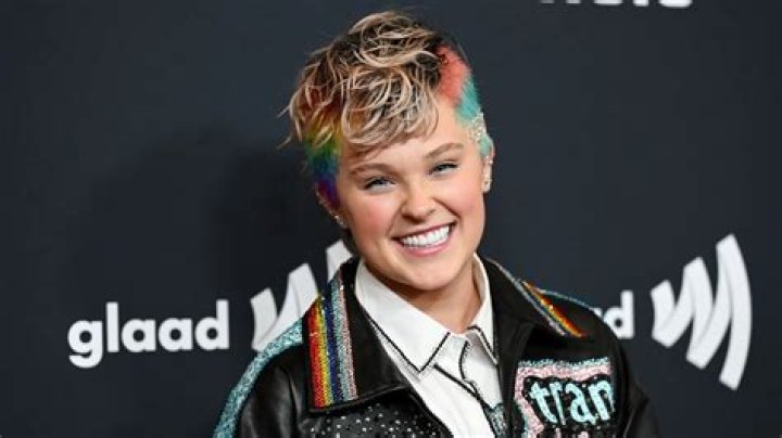 JoJo Siwa als CoStar in „All My Friends Are Dead“Horrorfilm