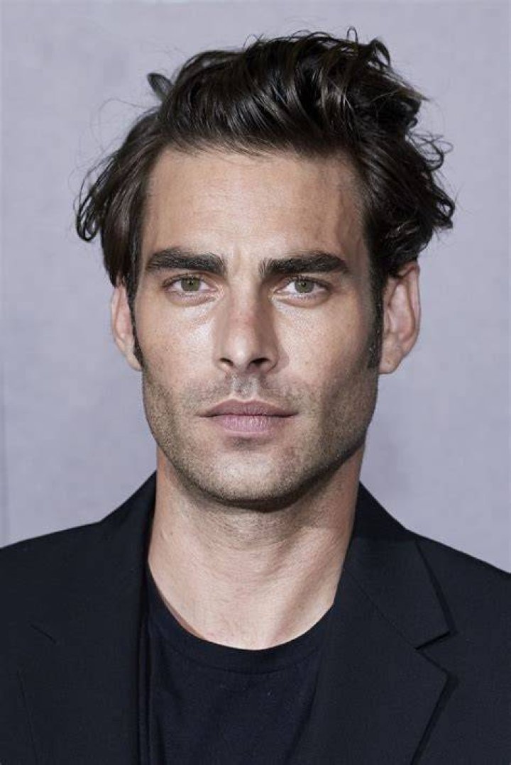 Jon Kortajarena Wiki, Age, Height, Net Worth, Wife, Gay, Partner, And