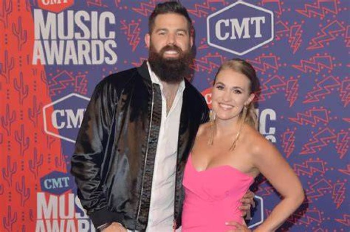 Jordan Davis Expecting Second Child With His Wife, Kristen