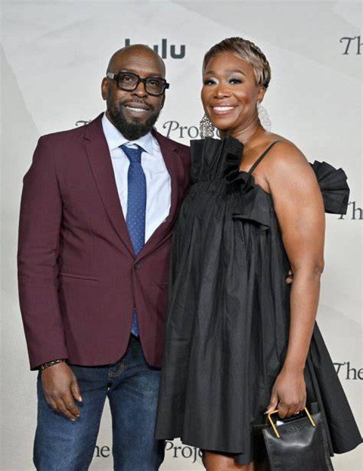 JoyAnn Reid and husband Jason Reid happily married without rumors of
