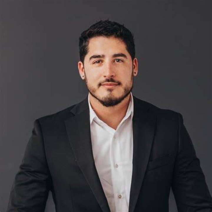 Juan David Echeverri inaugura la secci&oacute;n masculina en BajoLente MiOriente