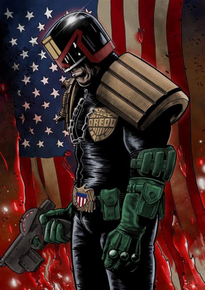JUDGE DREDD &mdash; strongstuff