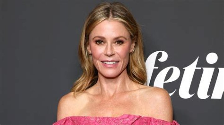 Julie Bowen Gallery Telegraph