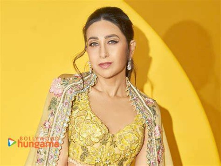 Karisma Kapoor's vacation pictures show that you can still be fabulous