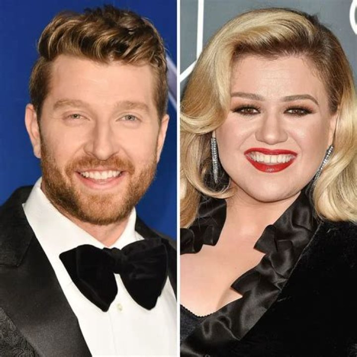 Kelly Clarkson & Brett Eldredge Under The Mistletoe (...When