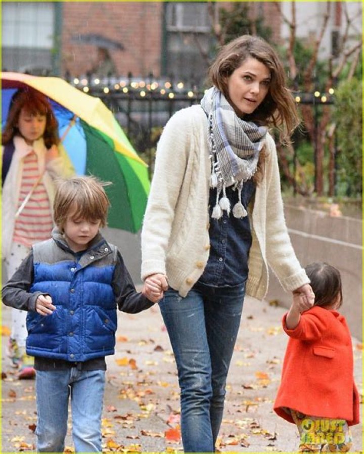Keri Russell Steps Out with Kids After Shane Deary Split News Photo