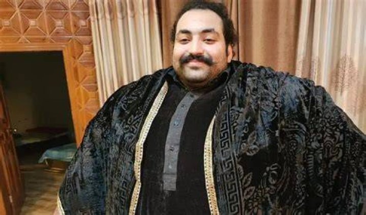 khan baba (ShikhulH) / Twitter