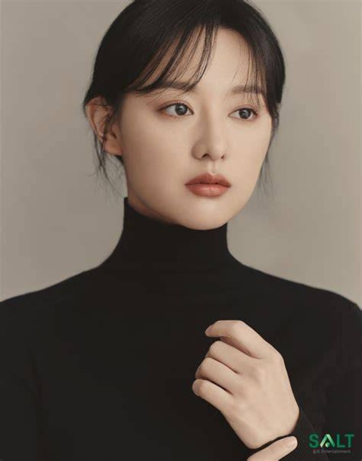 Kim Ji Won Stars In Stunning New Profile Photos Ahead Of Drama