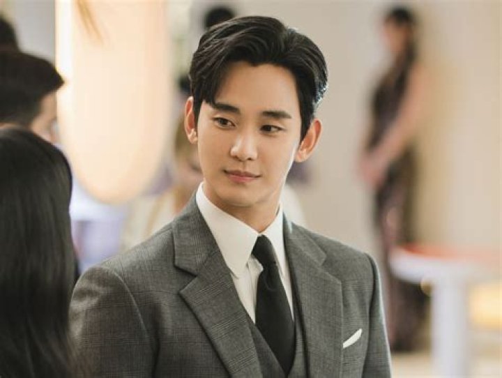 Kim Soo Hyun Database 2021 Age, Net Worth, Girlfriend, Achievements
