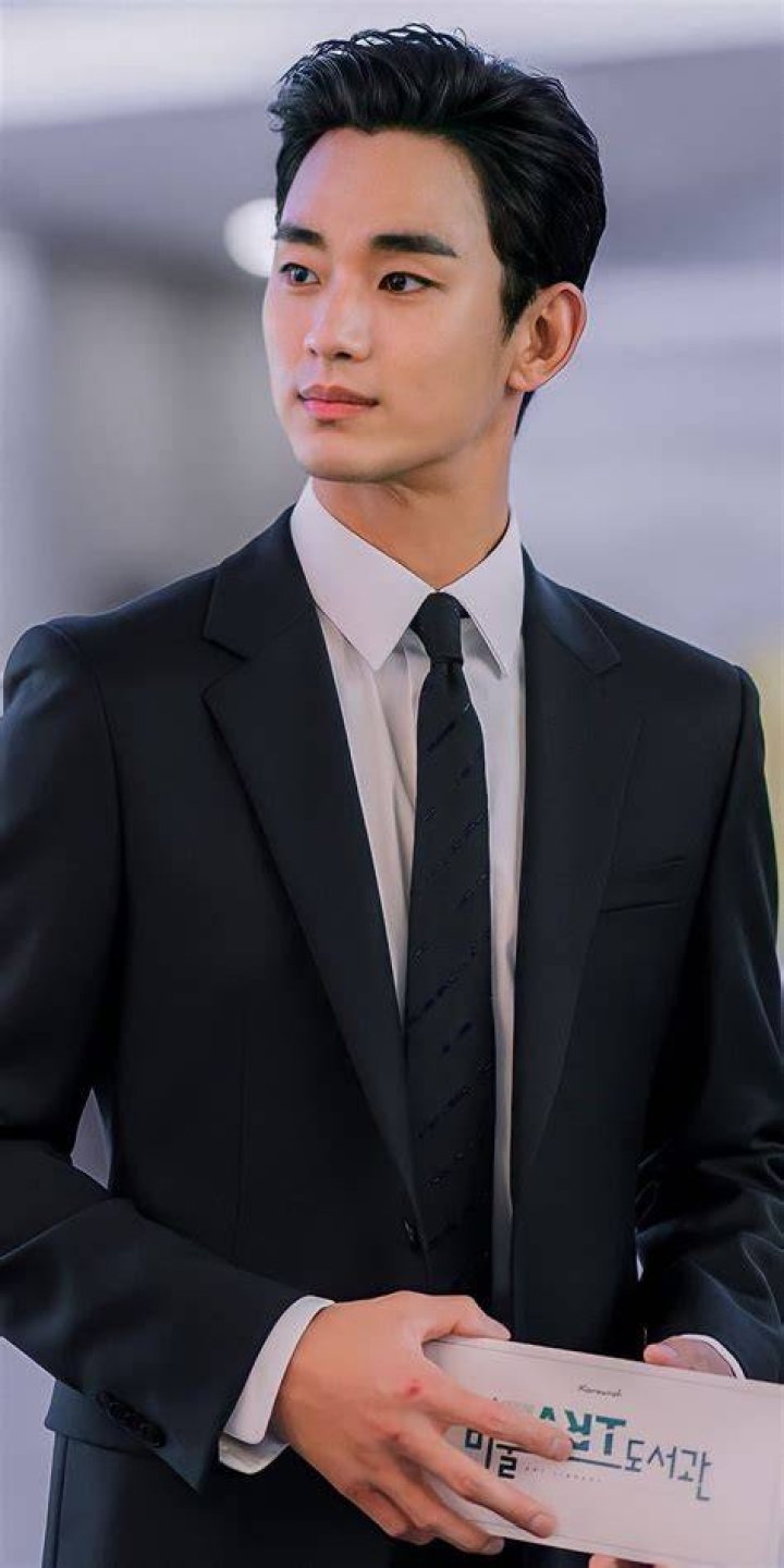 Kim Soohyun Biography; Net Worth, Age, Height, Siblings, Awards, Wife