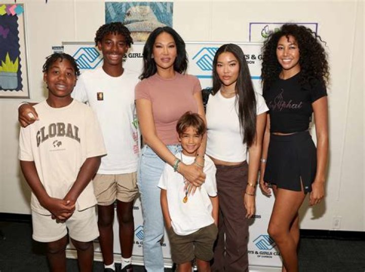 kimora lee simmons 081922 1241078db06d46d18ebba7fa20ce5d38
