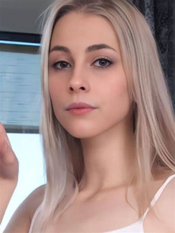 Know Her Boyfriend, Net Worth & Age ·