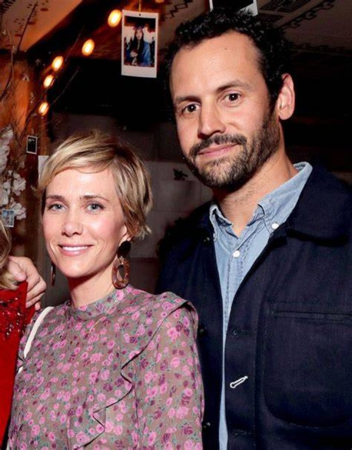 Kristen Wiig Is Engaged to Boyfriend Avi Rothman happy LifeStyle inc