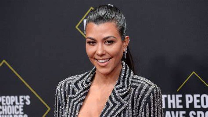 KUWK Kourtney Kardashian Says She’ll ‘Never Apologize’ For Kissing Her