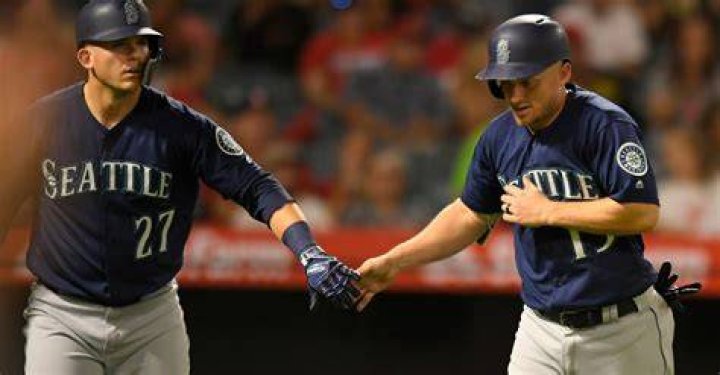 Kyle Seager’s surgery successful, officially out 1012 weeks