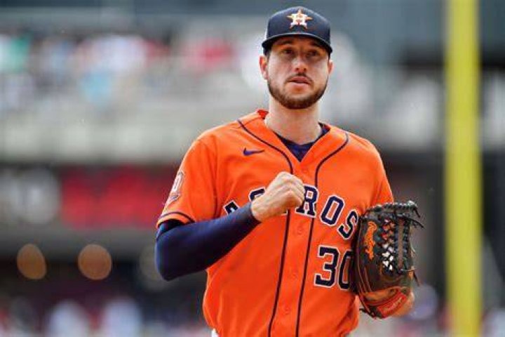Kyle Tucker plays catch with young fan as Astros roll Detroit Tigers