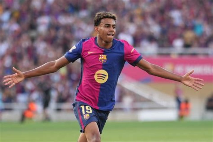 Lamine Yamal's double saves Barcelona's face in lowly Granada draw