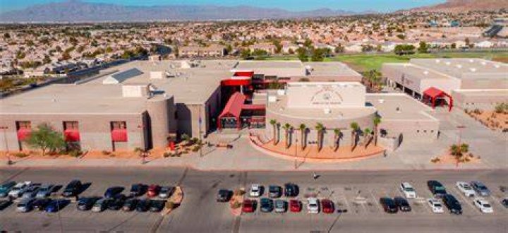 Las Vegas school fight turns into violent stabbing attack, disturbing