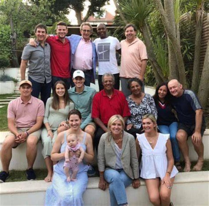Laslo ere family, wife, children, parents, siblings