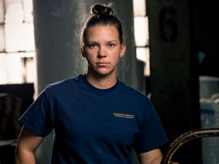 Laura Bernotas Bio, Age, Height, Parents, Net Worth, Wiki