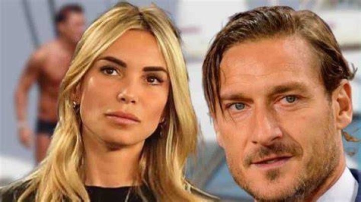 “Di nascosto nello yatch…”, clamorosa indiscrezione su Totti e Noemi