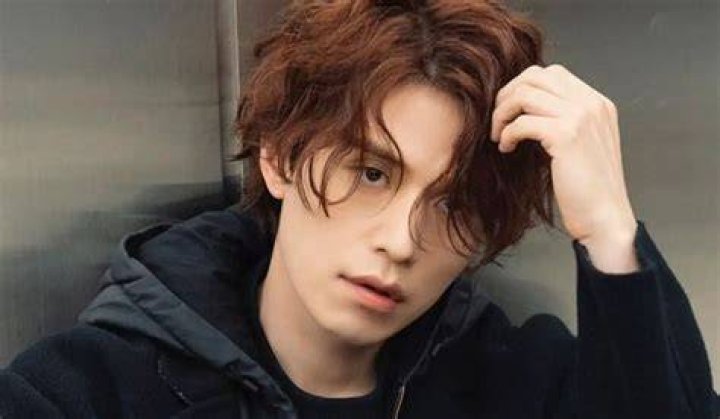 Lee Dong Wook Claps Back At Rude ‘Fan’ Who Asked Him To Keep Quiet