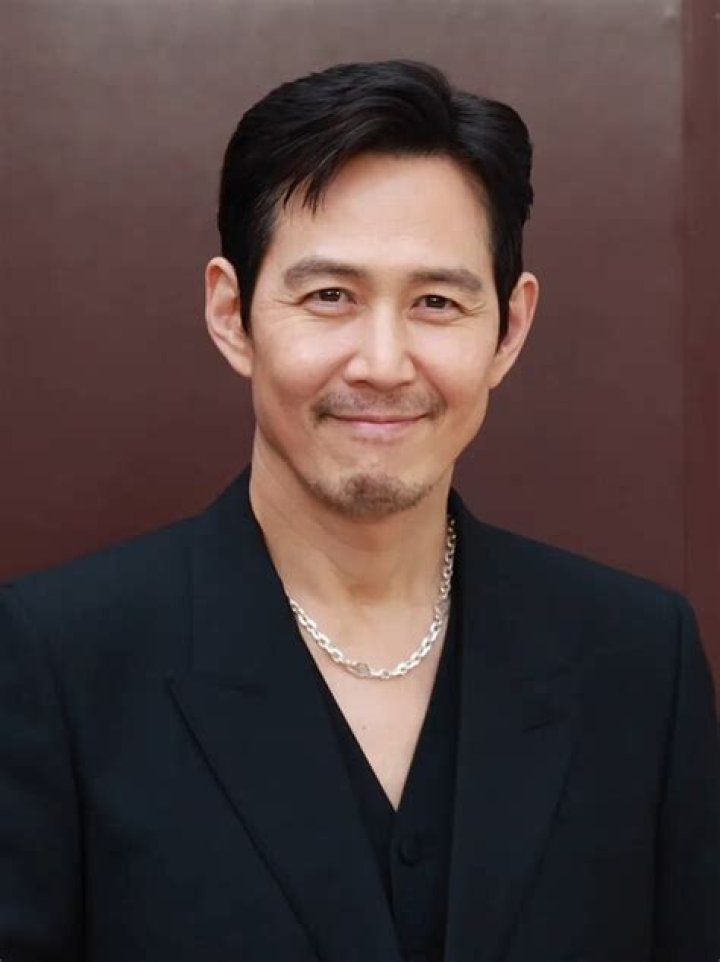 Lee Jung Jae Terpilih Sebagai Duta Global Baru untuk Gucci KPOPKUY