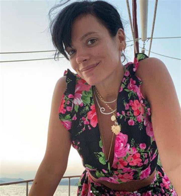 Lily Allen Bio, Age, Net Worth, Height, Married, Facts, Career