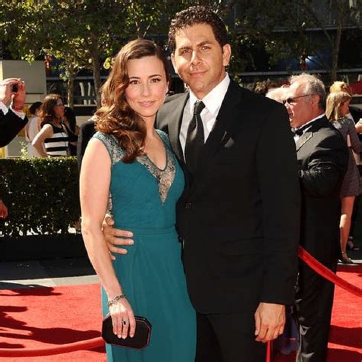 Linda Cardellini And Husband's Journey Of Love And Success