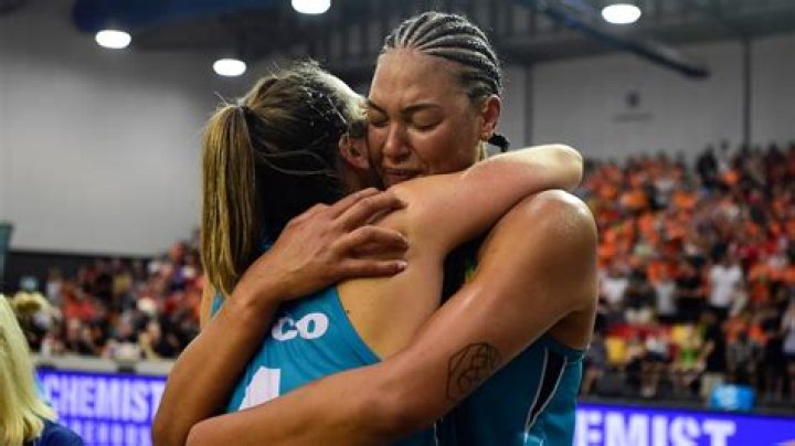 Liz Cambage LeonieTorres Blog
