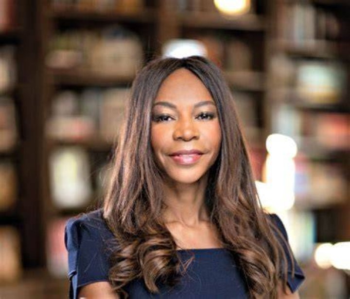 Liz Sarkisians biography, net worth, fact, career, awards and life story ·