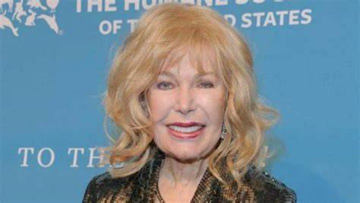Loretta Swit Height, Weight, Measurements, Bra Size, Shoe Size