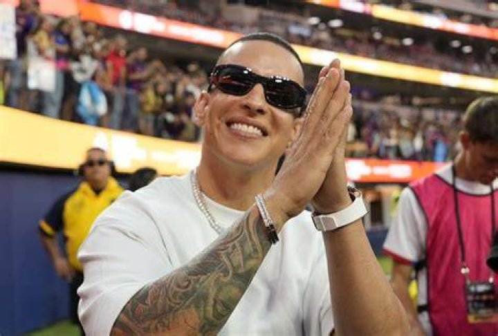 Los románticos mensajes entre Daddy Yankee y su esposa por su aniversario