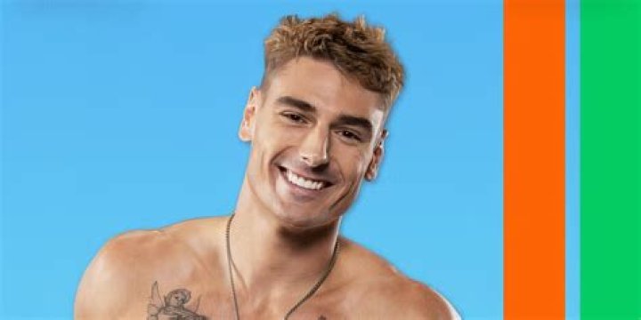 Love Island Kierstan Shows Off New Boyfriend Actor Jay Harrington