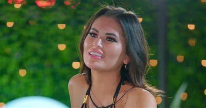 Love Island Kierstan y BF Jay Harrington celebran su primer
