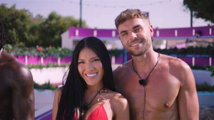 Love Island secrets Sophie and Leanne expose producers