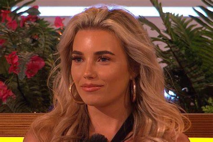 Love Island&rsquo;s Lana Jenkins Puts On A Leggy Display In A Cream Mini